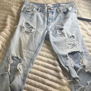 Bullhead Light Wash Distressed Skinny Jeans for Women